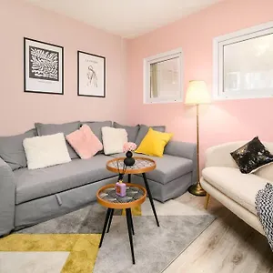  Apartment B104 - Liberty Bridge Lovely With Free Parking
