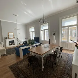  Apartment Urban Haven - 3 Beds, 3 Baths, Free Parking, Near Market